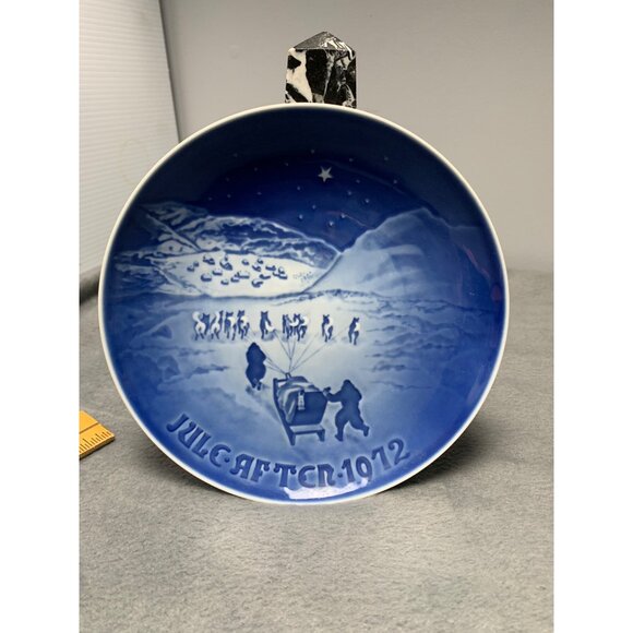 B&G Copenhagen Porcelain Christmas In Greenland Collector Plate 1972 Blue & Whit - Picture 6 of 7